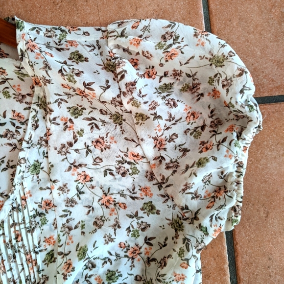 Sheer Tan Floral Print Blouse Size S - Picture 5 of 8